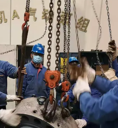 主汽門檢修零部件更換手拉葫蘆精準(zhǔn)定位